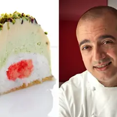 Una fetta di cassata siciliana gelato, con strati di gelato alla crema, pistacchio e un cuore rosso, accanto a un cuoco sorridente.