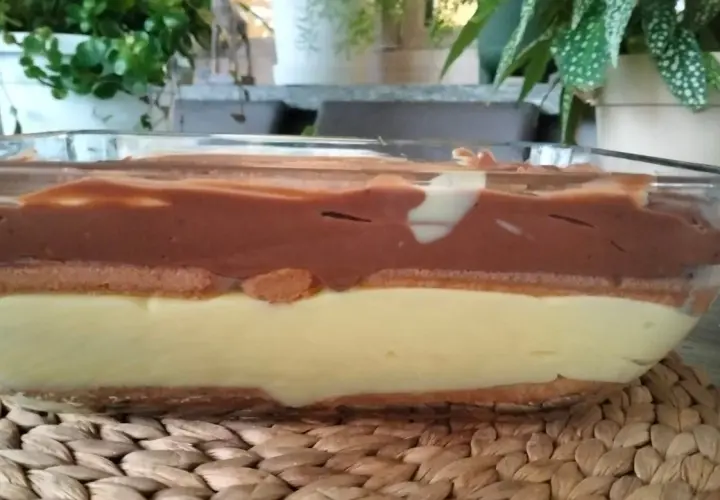 Strati golosi di crema zuppa inglese per farcire torte, con pan di Spagna e crema pasticcera al cioccolato.