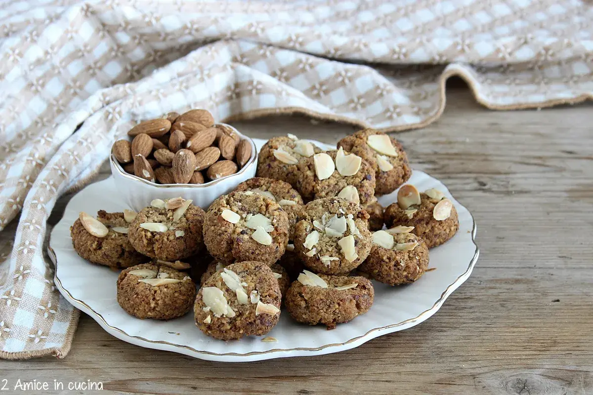 Biscotti alle mandorle, perfetti per ricette con eritritolo. Un dolcetto sano e gustoso, ideale per ogni momento della giornata.